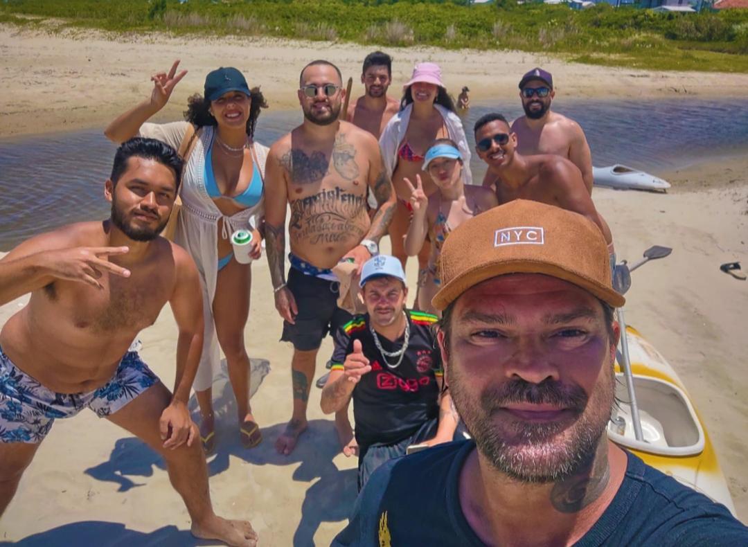 Genesis Beach Hostel! Quartos Compartilhados E Privativos Na Pinheira 帕罗卡 外观 照片